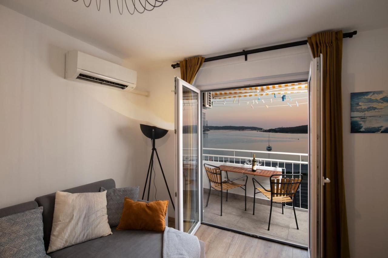 Top Floor Sunset Apartment Póla Kültér fotó